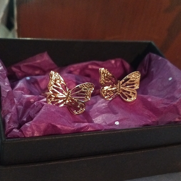 Claire's Jewelry - NEW Butterfly Rings. Gold Tone Matching Pair